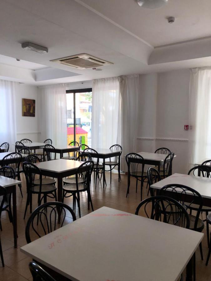 ريميني Hotel Criss المظهر الخارجي الصورة